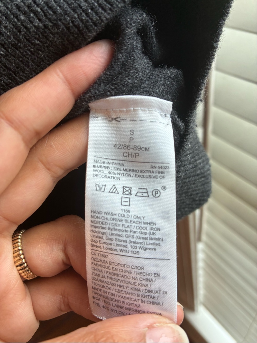 Banana Republic Italian Merino Blend Merino Wool Crewneck Sweater Gray Small - Picture 6 of 7